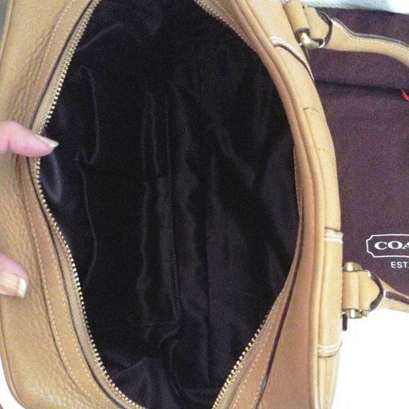 Coach Hamptons Pebbled Leather Satchel in Sand w/Brass Hardware EUC - Picture 2 of 10